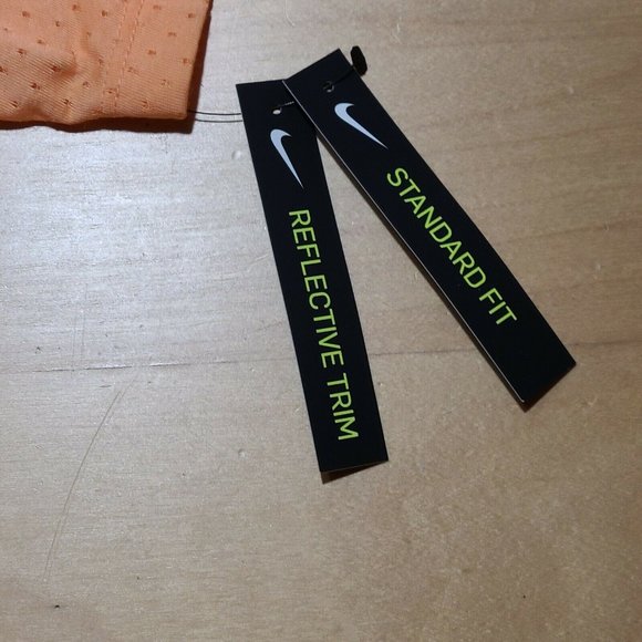 Nike Rise 365 Breathe Running Top. New. L and XXL - Picture 4 of 4